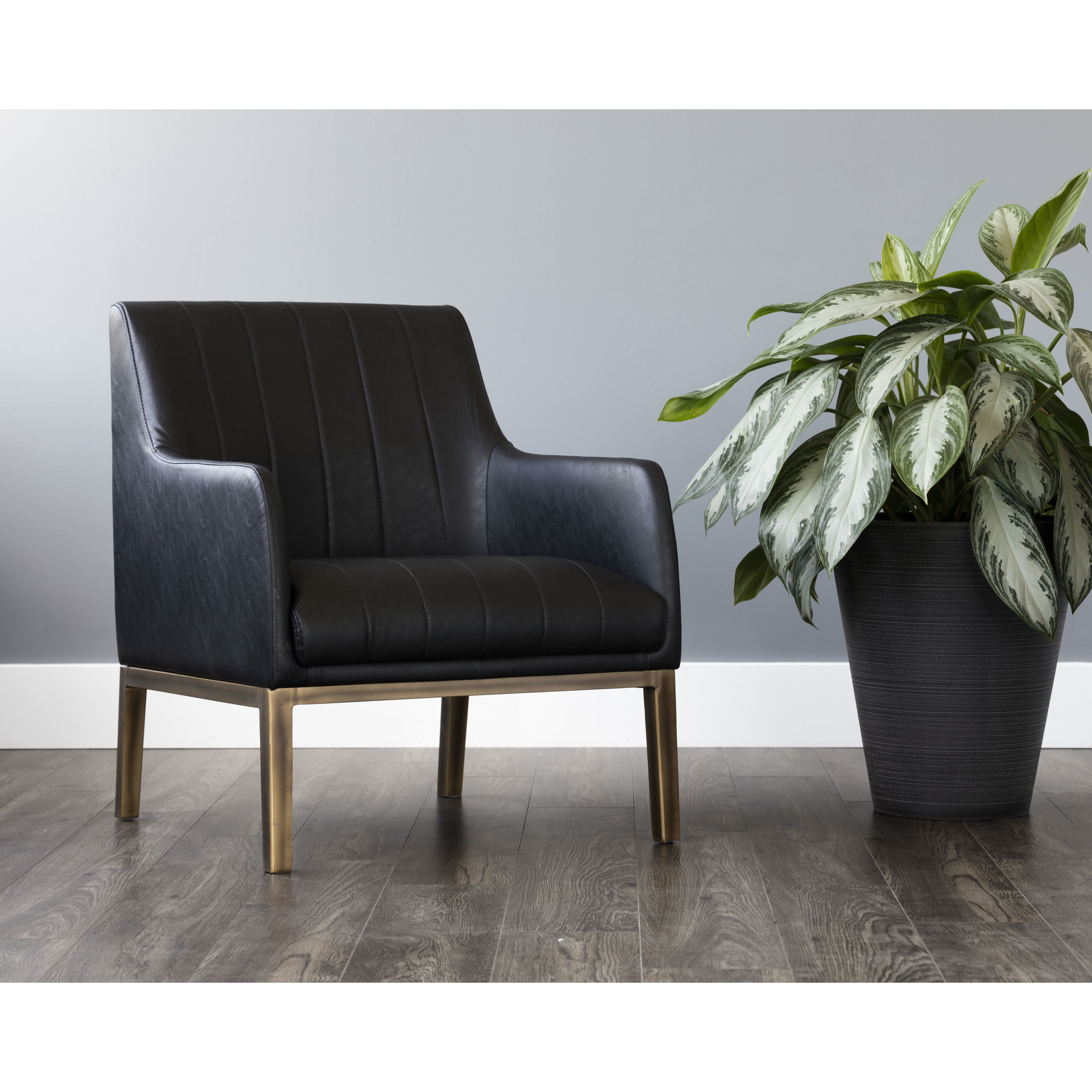 Wolfe Bravo Black Lounge Chair